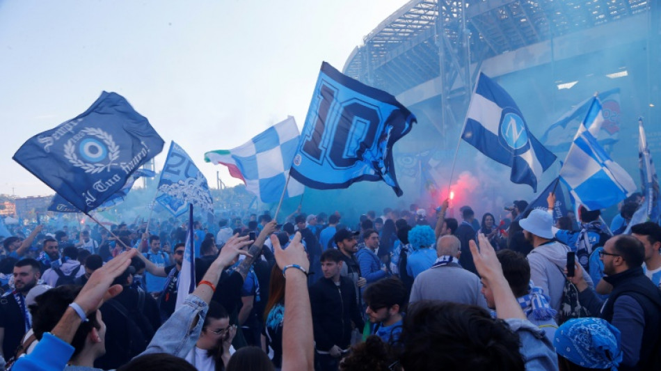 N&aacute;poles despierta desbordante de felicidad tras una noche inolvidable por el Scudetto