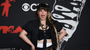 La chanteuse Lola Young annule ses évènements à venir après s'être effondrée sur scène