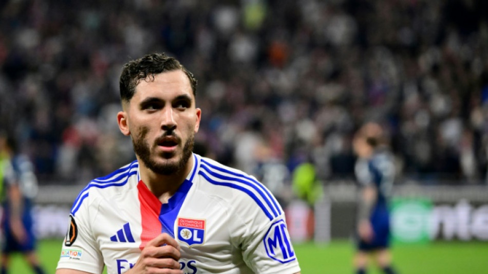 Lyon se mantém na primeira divisão francesa após vencer recurso