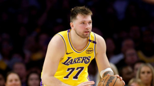 Luka Doncic assina extensão de contrato com o Los Angeles Lakers