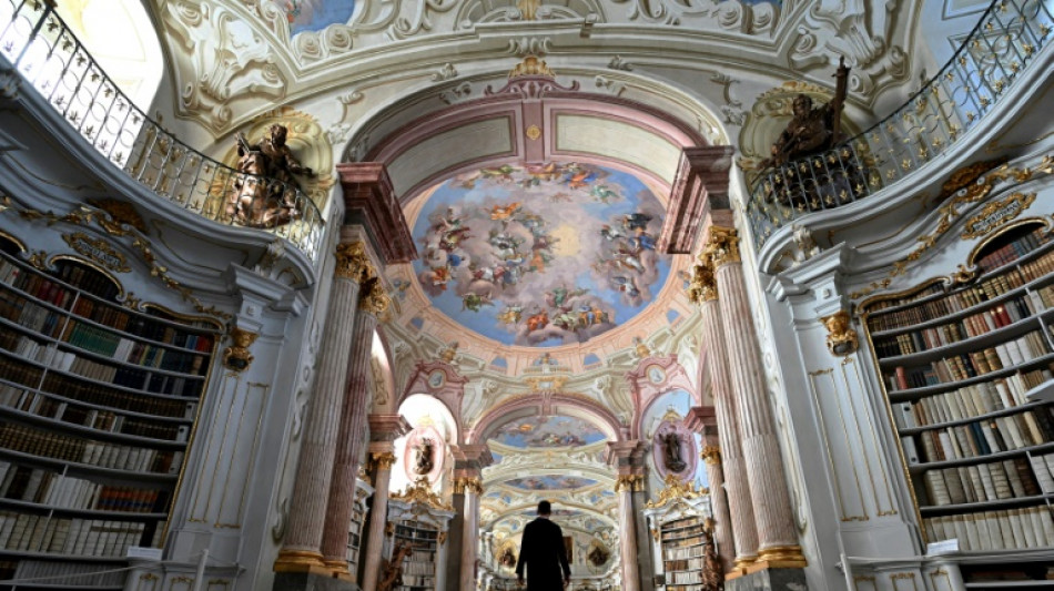 Biblioteca de abad&iacute;a austr&iacute;aca causa furor en las redes sociales