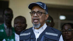 El director general de la OMS elogia los esfuerzos de Uganda contra el &eacute;bola