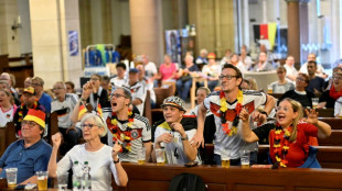 Umfrage zu Fu&szlig;ball-EM: Fast die H&auml;lfte verfolgt Spiele per Onlineticker