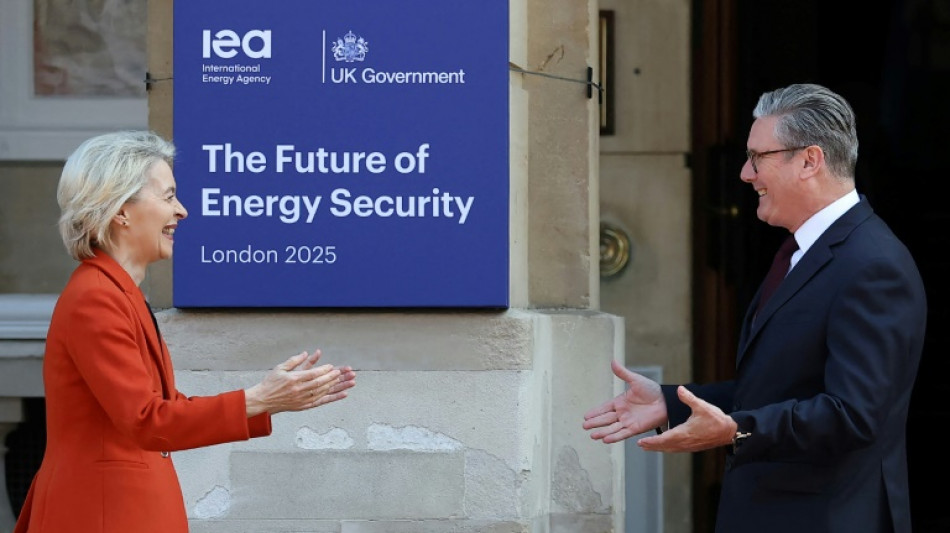 Reino Unido e UE celebram 'nova associação estratégica' cinco anos após Brexit