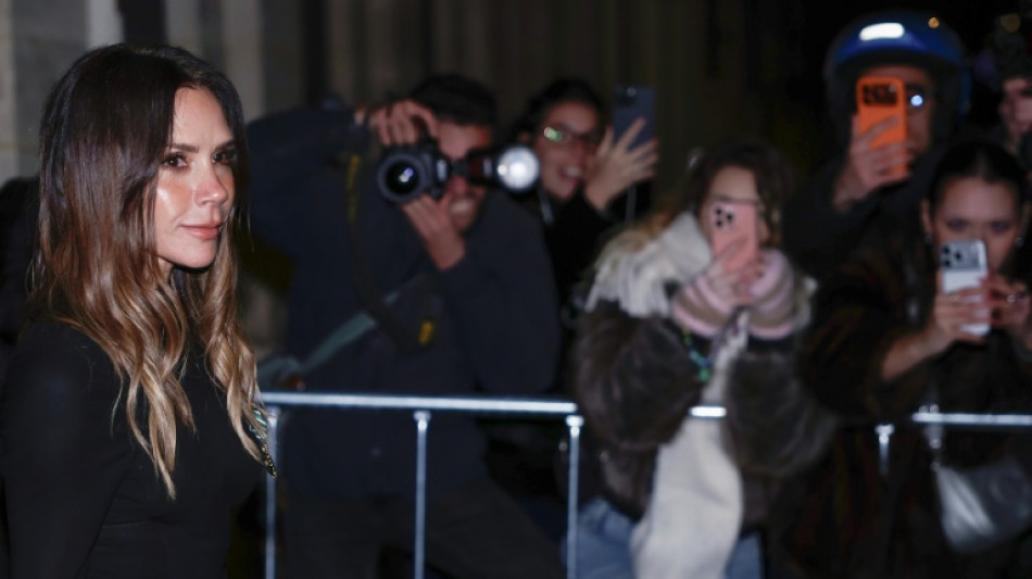 Victoria Beckham, condecorada en Francia en medio de sus problemas familiares