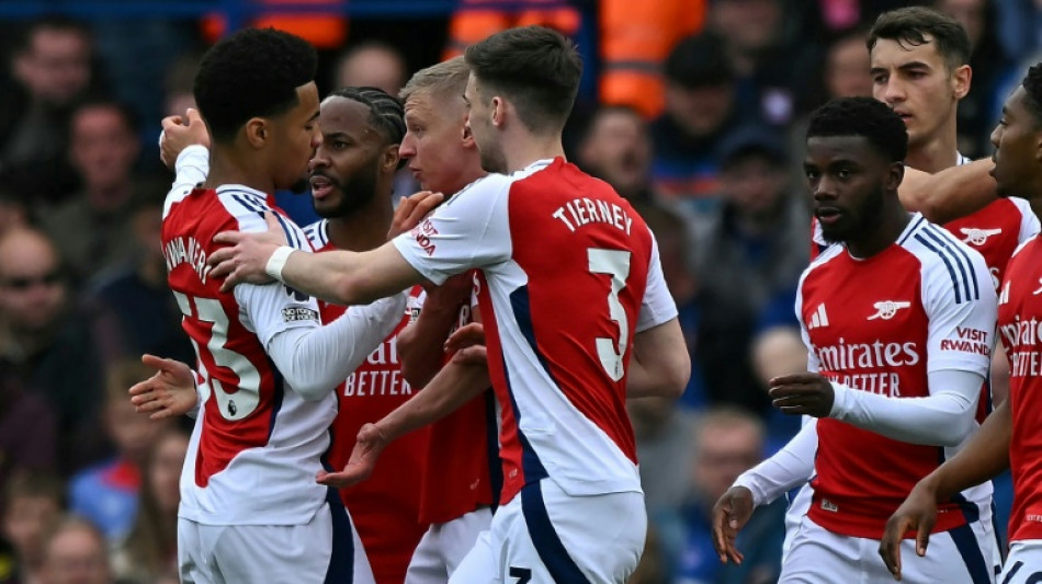 Angleterre: Arsenal à fond, Chelsea à réaction