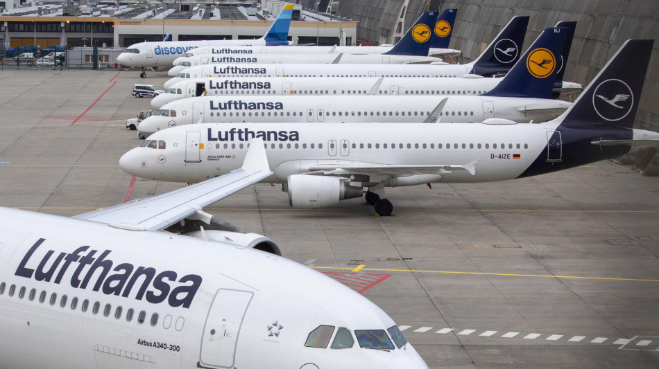 Lufthansa annuncia il taglio di 4.000 posti entro il 2030