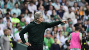 Betis se adelanta 2-1 a Fiorentina en su semifinal de Conference League