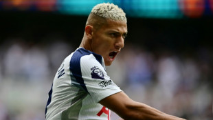 Com 2 gols de Richarlison, Tottenham estreia com vitória no Inglês