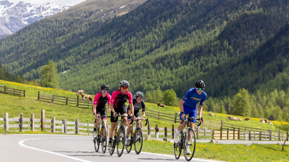 Ciclismo: Al&eacute; la Merckx a Livigno sulle strade del Giro d'Italia