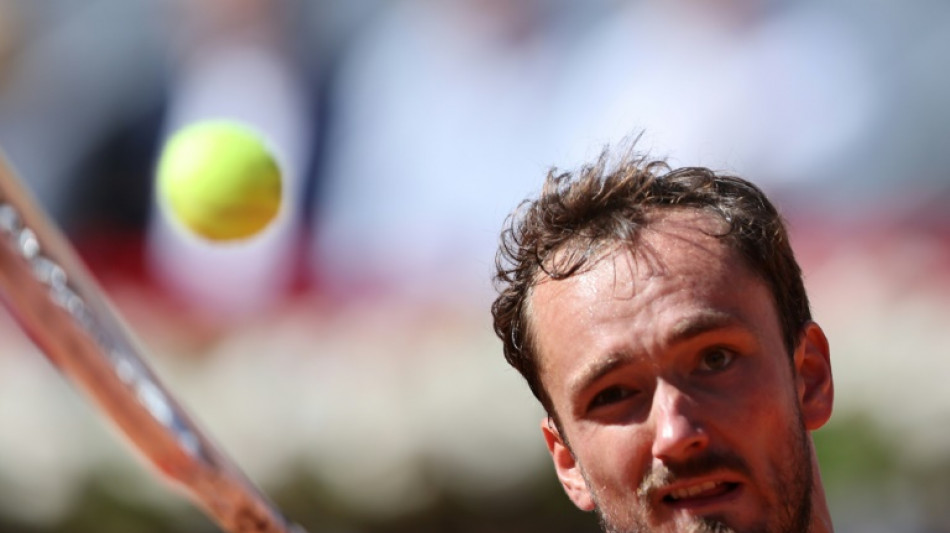 Medvedev elimina seu compatriota Shevchenko e vai &agrave;s oitavas de final em Madri