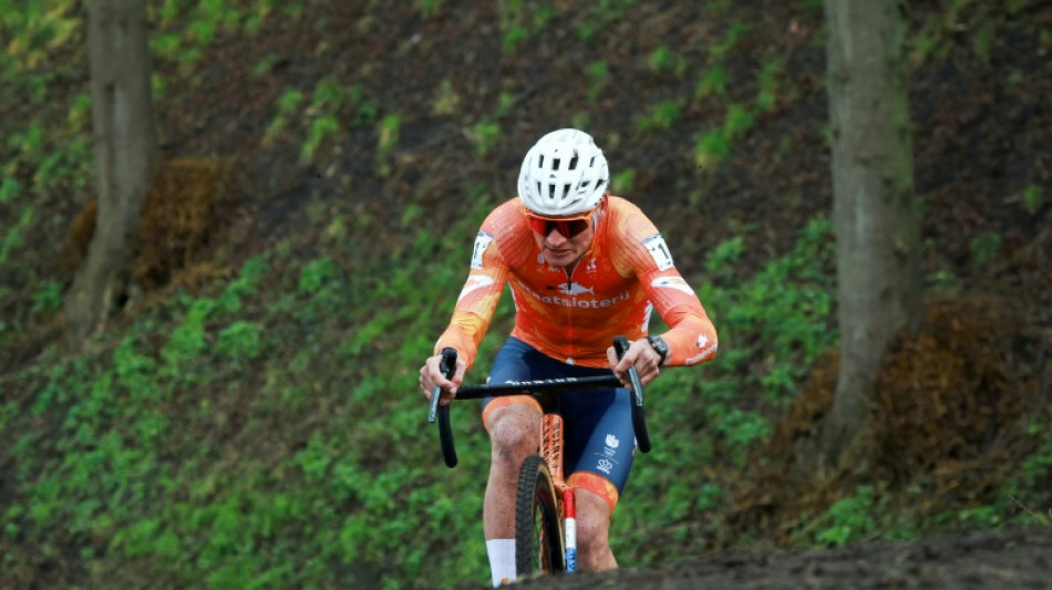 Mondiaux de cyclo-cross: Van der Poel r&eacute;ussit le grand huit