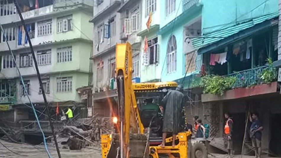 Al menos 5 muertos y decenas de desaparecidos en inundaci&oacute;n en India