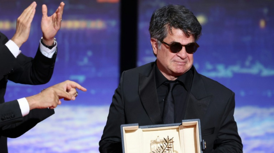 Cineasta disidente recibido con v&iacute;tores a su regreso a Ir&aacute;n tras triunfo en Cannes
