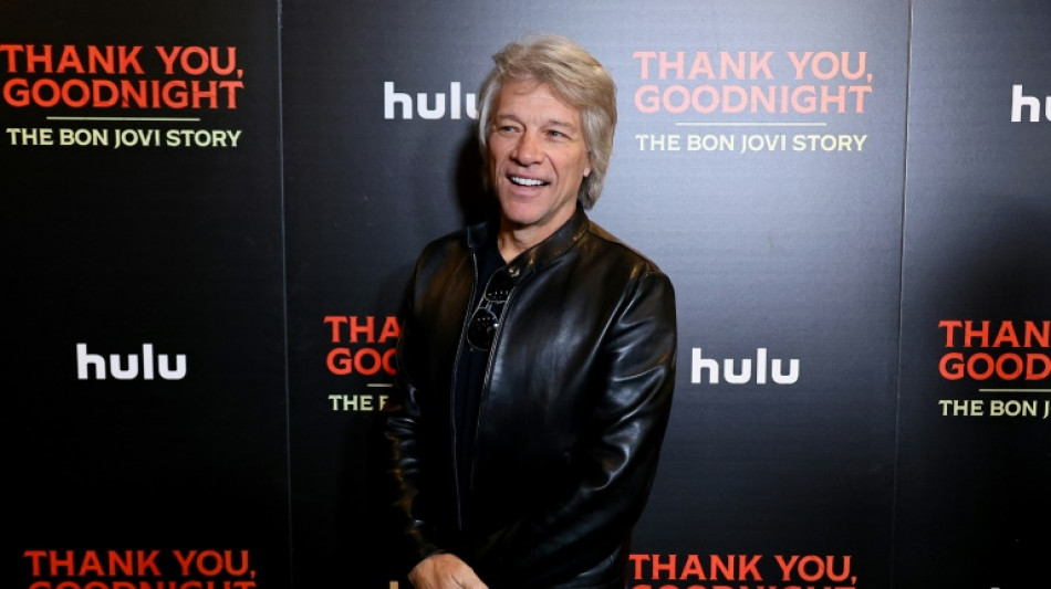 Jon Bon Jovi h&auml;lt Frau von Sprung von Br&uuml;cke ab