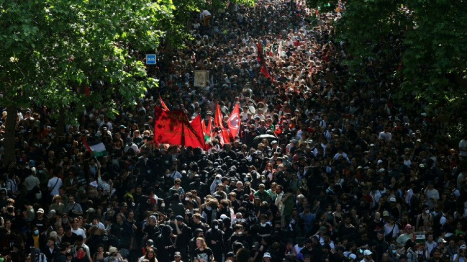 Masked protesters attack Socialists at France May Day rally