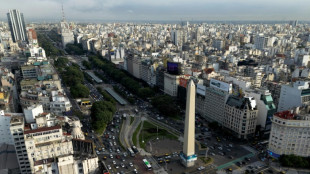Argentinos não precisam mais escalar o Obelisco: agora eles têm elevador
