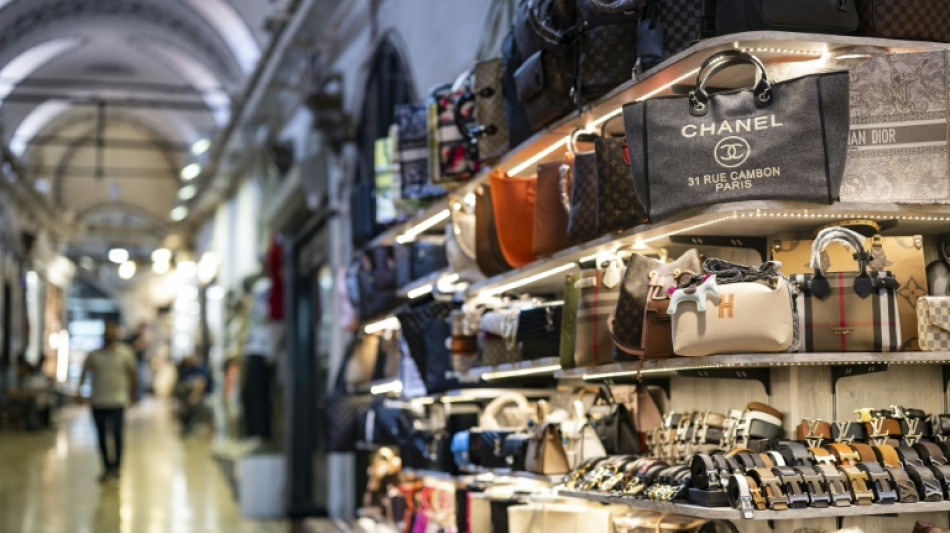 Com muitas falsifica&ccedil;&otilde;es, Grande Bazar de Istambul teme perder sua ess&ecirc;ncia