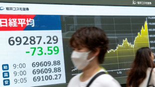 March&eacute;s en Asie: les Bourses maussades sur fond de tech nerveuse, le p&eacute;trole monte