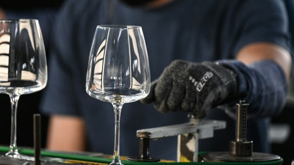 Touch&eacute; mais pas coul&eacute;, le g&eacute;ant verrier Arc tente de se relancer