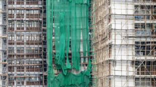 Hong Kong: retrait des filets de protection sur de nombreux chantiers après l'incendie meurtrier 