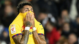 El Bar&ccedil;a solo empata en Mestalla, el Sevilla despide a Diego Alonso