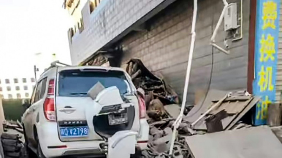 Terremoto intenso no Tibete chin&ecirc;s deixa pelo menos 126 mortos