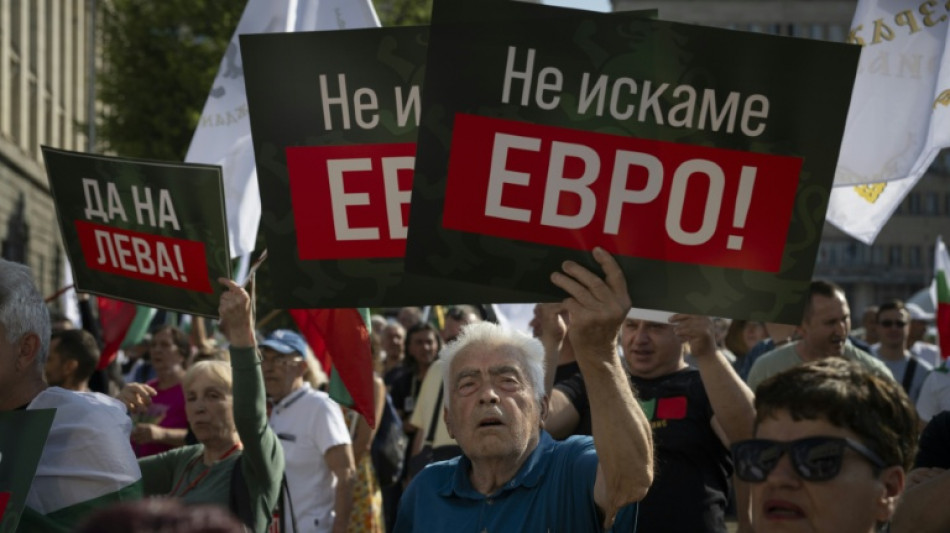 Bulgária cumpriu os critérios para adotar o euro em 2026