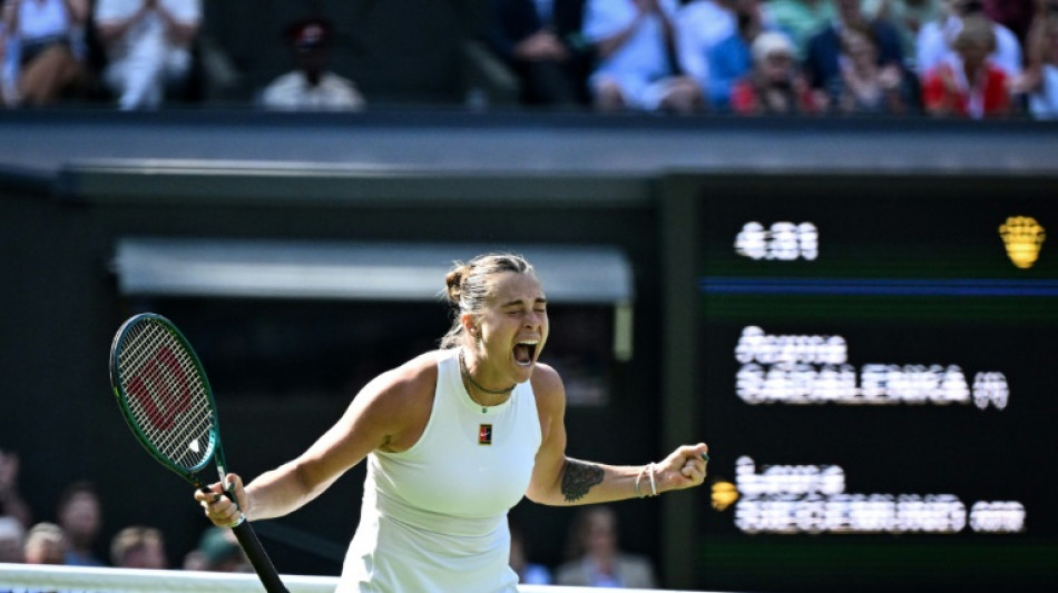 Sabalenka sofre, mas vence Siegemund e vai à semifinal de Wimbledon
