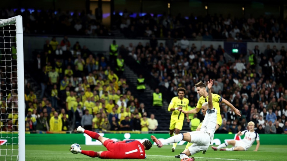 Spurs accept Villarreal gift to make winning start in Champions League