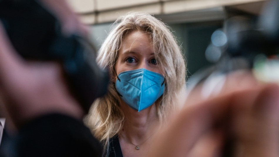 Fiscales en EEUU piden 15 a&ntilde;os de c&aacute;rcel para fundadora de Theranos 