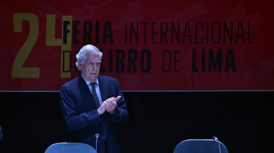 La escritora mexicana Poniatowska evoca el d&iacute;a que Vargas Llosa noque&oacute; a Garc&iacute;a M&aacute;rquez