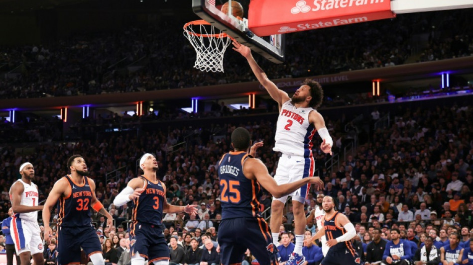 Pistons snap NBA playoff skid, vintage Leonard leads Clippers