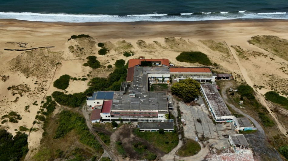 Dans les Landes, un institut hélio-marin détruit avant d'être grignoté par l'érosion