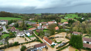 Inond&eacute; et sous une pluie battante, le Pas-de-Calais guette l'accalmie