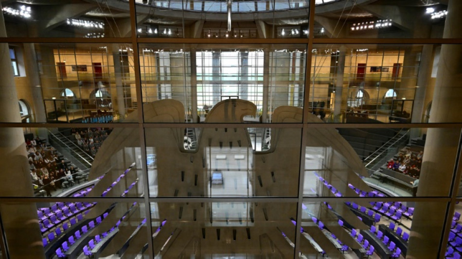 "&Uuml;berlebenschance" oder "Organbeschaffung": Bundestag ber&auml;t Neureglung der Organspende