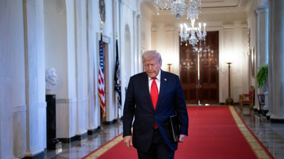 Trump abre caminho para novas tarifas sobre minerais e eletrônicos