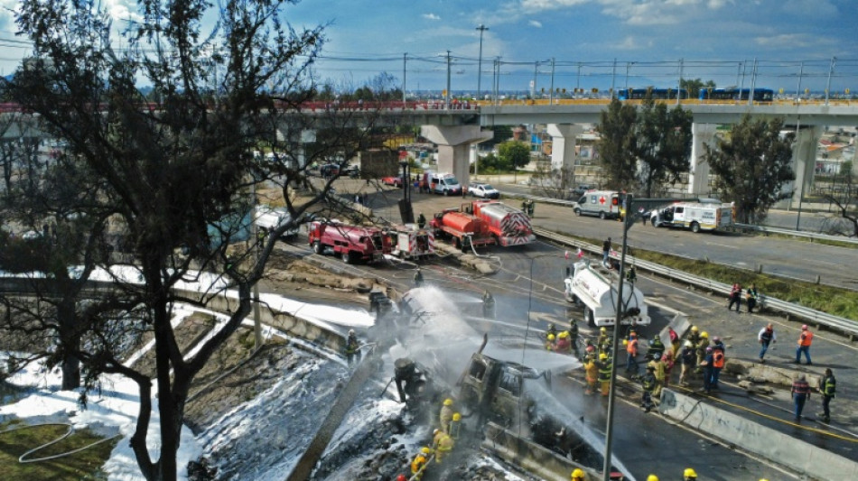 Sobe para 8 o número de mortos em explosão de caminhão de gás no México