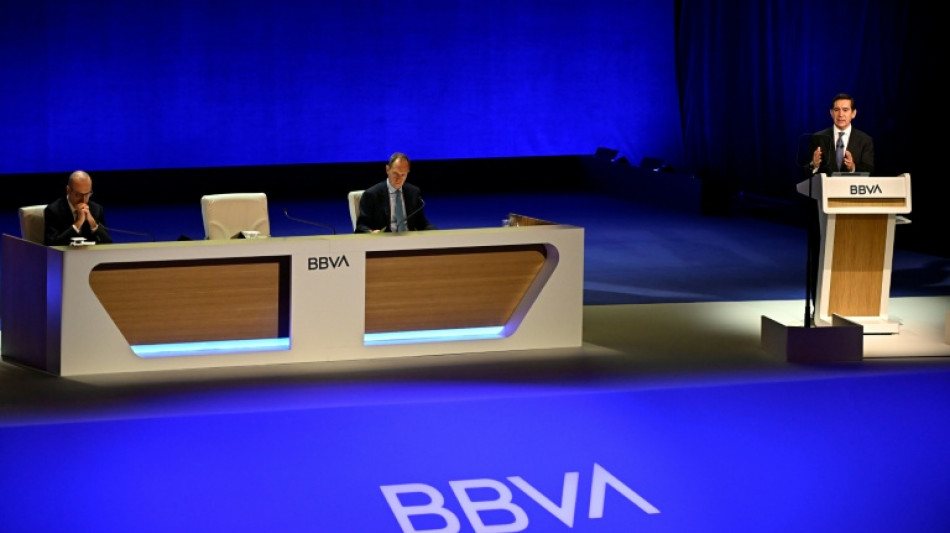 El BBVA revisa al alza sus objetivos tras un beneficio semestral r&eacute;cord
