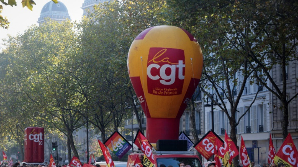 La CGT repart seule en manif jeudi, journée noire attendue à la RATP