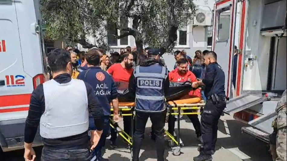 Ataque a tiros em escola na Turquia deixa 9 mortos