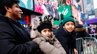 Mundo come&ccedil;a a se despedir do tumultuado 2023