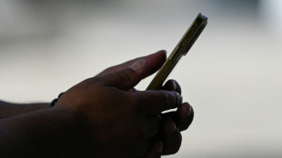 Umfrage: Eltern nutzen Medien exzessiv - halten sich aber f&uuml;r gute Vorbilder