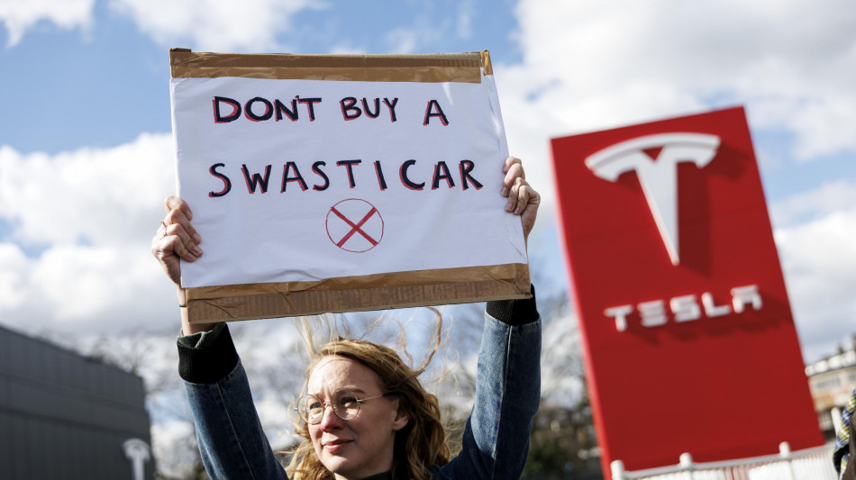 Tesla, vendite Ue in calo del 49% nei primi due mesi del 2025