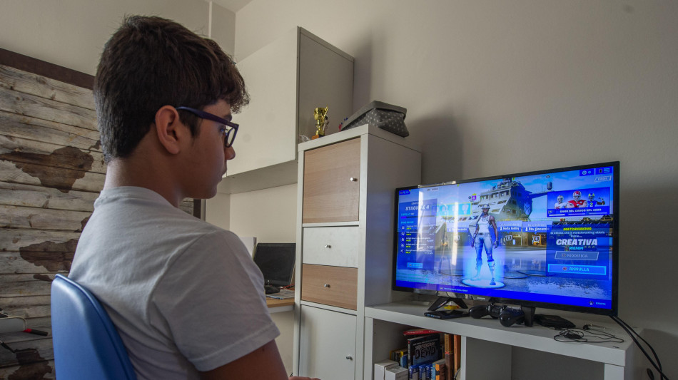 Rischio malattie cardiometaboliche per giovani incollati a video