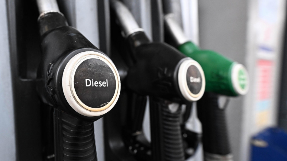Codacons, in autostrada il gasolio torna a sfondare la soglia dei 2,1 euro al litro