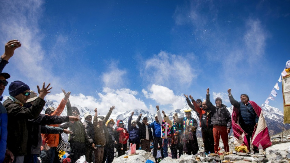 Nepal holds tribute for disappearing glacier