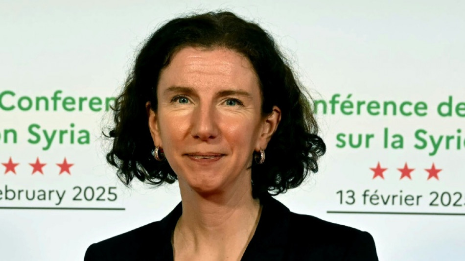 Ministra brit&acirc;nica renuncia por cortes na ajuda internacional