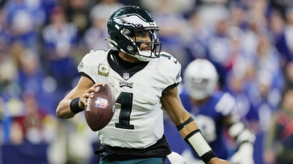Eagles rally to beat Colts, Cowboys thrash Vikings