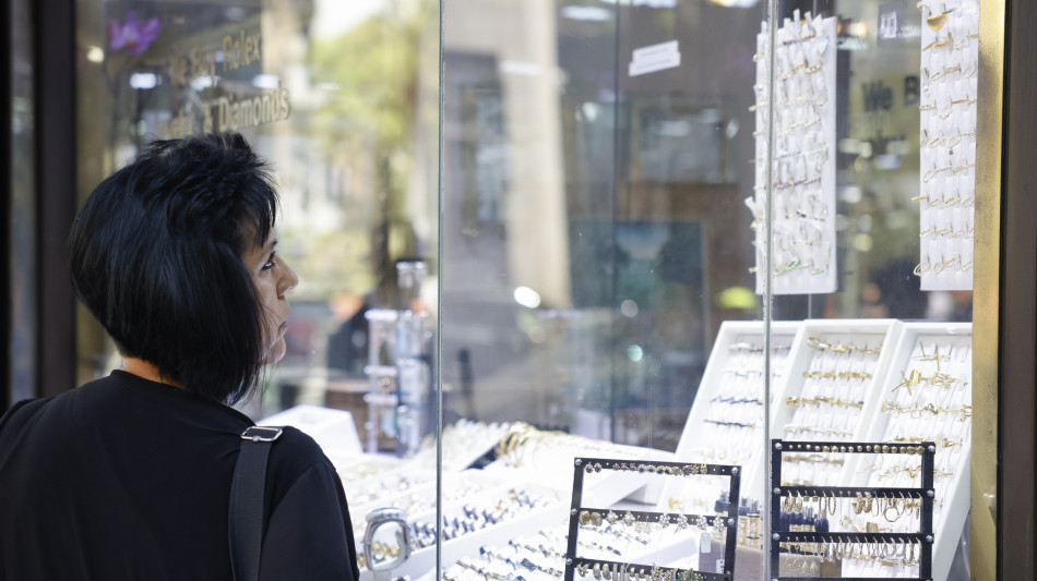 Rimbalza il prezzo dell'oro, spot a 3.326 dollari l'oncia